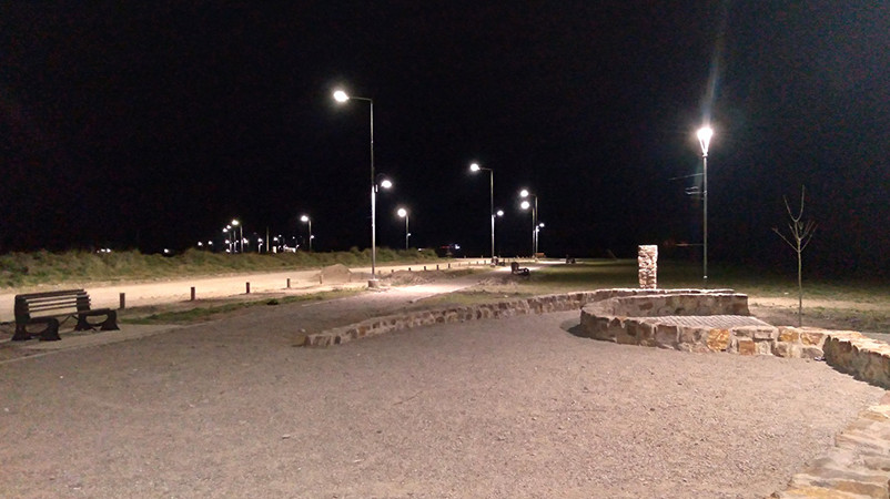 ILUMINACIÓN EN EL NUEVO PASEO | Lobería, Buenos Aires ILUMINACIÓN EN EL NUEVO PASEO | Lobería, Buenos Aires